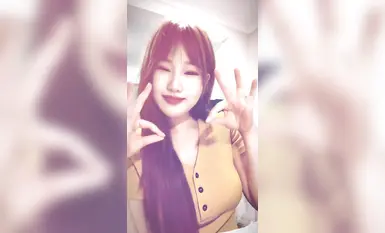 抖音福利 巨乳肥臀坦克少婦【優優】濃密陰毛無內肉絲圓臀自慰 (6)