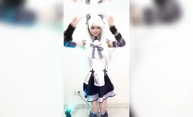 極品嫩妹舞啪福利姬【貝璃珞】最新露臉作品，COSER抖音風動感裸舞 (5)