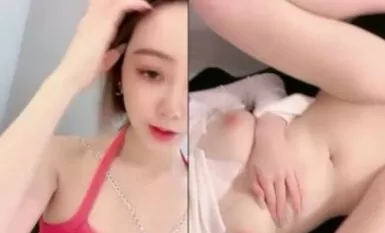 Another top of the extreme beauty of the sea out of the sea! Pure natural white tiger Not shaved the kind, is not the kind of hair, once super hot, rare pink beauty hole, more extreme temptation