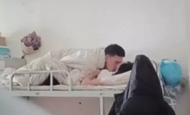 最新重磅大瓜 诸葛亮晶晶和不羡江中仙，女的跑去男生宿舍，诱人录像，有人玩游戏，激战超级猛，床都要散架了！