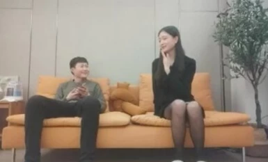 [Legend na lang si kuya] 170CM magagandang legs sa itim na medyas, maamo at tahimik, cash payment, clear shooting angle, hilahin ang buhok mula sa likod at matigas na sumakay.