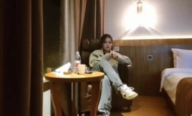 "Mr. Joe seeks flowers high-end tea" a few thousand about the temperament of a good young woman by the room of the netizens sarcastic