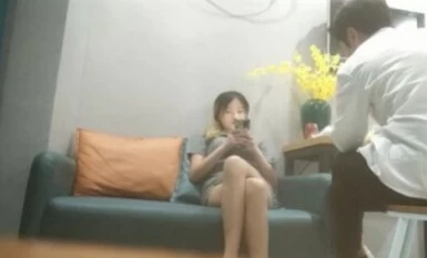 【夜夜换新娘】，00后小姐姐，一双美腿又细又长，粉穴美乳，女上位嘶吼震天必看