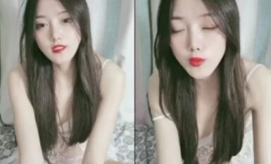 Wanita muda yang menawan itu menunjukkan wajahnya dan baju tidur seksi untuk menemani rakan serigalanya pada larut malam Dia memberikan seks oral kepada ayam besar dan membiarkan abangnya menidurinya dengan pelbagai cara tanpa kondom kawan serigalanya dan