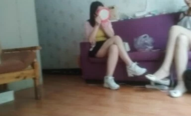 [Tantrums with no condom license], the economy is bad, the quality of street girls is getting higher and higher, slutty pussy, lots of water begging to be fucked.