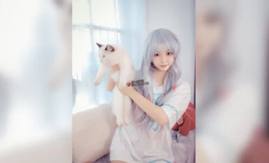 Cô gái COS dễ thương và thuần khiết An Momozawa đã riêng tư chụp một con bào ngư ba điểm siêu nhỏ quy mô lớn để lộ khuôn mặt một cách hoàn hảo.