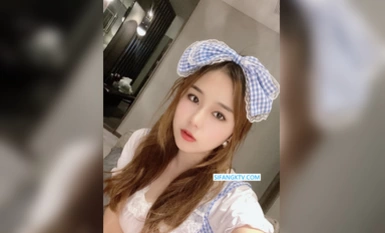 Hundreds of the finest face-cheeked bitches in the world.