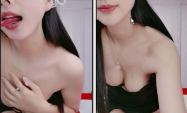 Goddess to attack, the whole face of black silk temptation passionate show, before the camera to show the little pink pussy, accompanied by wolf friends tease interaction temptation, rubbing milk keying licking fingers, props insertion.