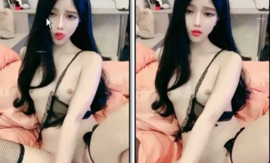 She looks like Julia Ju! [ZiYuan] The moon and the moonlight are so shy that they can't stop thrusting their pussy.