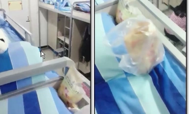 36H 큰 가슴 가슴 여대생 오픈 쇼 기숙사에서 드라마를보고있는 학생들 옆에서 감히이 위대한 위도에 대해 이야기!