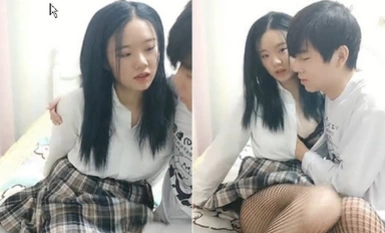 젊은 부부의 집 팝, 학생복을 입고 삽입에 검은 실크를 찢고 빠른 펌핑 흐름 많은 펄프 후 매우 높은 품질과 높은 가치의 OO.