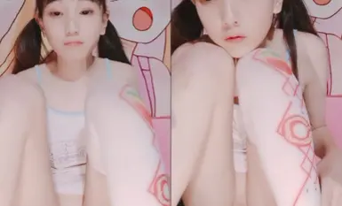 천진난만한 천장! 신참 작은 로리! 손가락 스냅 보지가 신음하고 징징 거리며, 내 작은 음란 한 보지를 끊임없이 섹스, 털이없는 백호 부드러운 보지를 극도로 매혹적인 비명을 지르며!