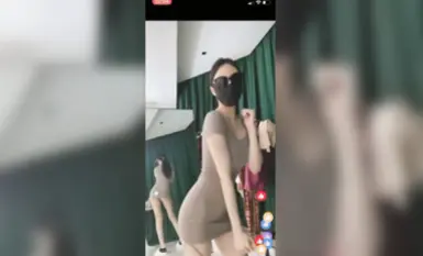 ข่าวใหญ่เกี่ยวกับ Douyin: เทพธิดาแห่งแฟน 56W [Strawberry Shortcake] [Sister Ding] การแสดงสดการลักลอบขนสินค้าราคาสูง (1)