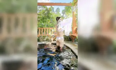 【淫妻性愛 完美露臉】極品御姐『美寶尤』最新激情性愛 野外啪啪忘情口交車震 人妻一臉陶醉的吃嘬舔裹老公的肉棒 (12)