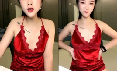 才艺女主播钢琴老师直播教学，全裸大秀边弹边唱一曲动人，揉奶玩逼特写展示，性感热舞非常诱人精彩不要错过