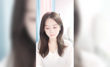 【最幸運的幸運】反差御姐~!!通話中~道具自慰~狂噴水~！ (1)