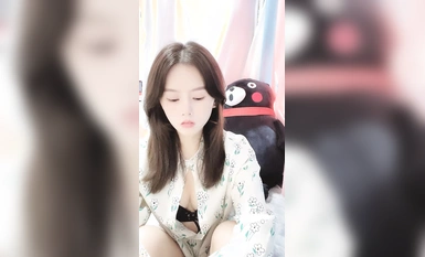 [Tuah paling bertuah] Kontras Kakak Diraja~!! Semasa panggilan~Melancap dengan prop~Memancut liar~! (6)