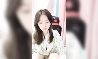 【最幸運的幸運】反差御姐~!!通話中~道具自慰~狂噴水~！ (22)