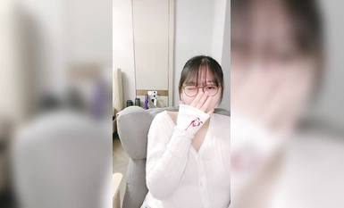 Momoko, seorang gadis tulen dan cantik berkaca mata! Punggung putih besar yang terbaik! Mengangkat punggung dan menggoncang, jari-jari mencengkam lubangnya, bunyi air yang mencurah-curah, tercungap-cungap dan rintihannya sungguh memikat.