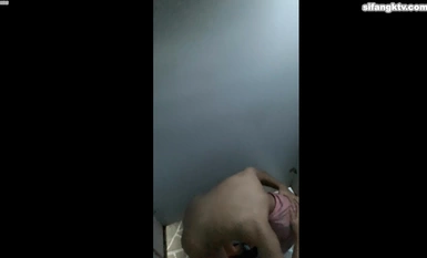 [TP cao cấp] Nhìn trộm nhiều cô gái trẻ đang đi tiểu, tắm và thay quần áo trong phòng tắm có vách ngăn ở bãi biển! Vẫn quay phim sau khi bị phát hiện (13)