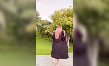 頂級露出藝術家『娜娜』最新瘋狂露出 無內大膽遊走在街頭 如入無人之境 各種在人前露出 真的吊 (1)