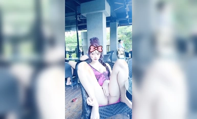 頂級露出藝術家『娜娜』最新瘋狂露出 無內大膽遊走在街頭 如入無人之境 各種在人前露出 真的吊 (8)