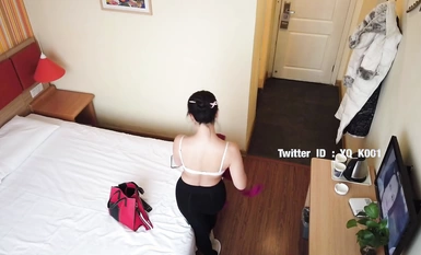 Twitter cuckold god YQ has not been out of the big work - seduced the delivery boy 69 mutual licking fuck comfortable initiative to ride up did not hold back the internal ejaculation