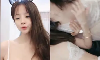 妖妖和兔兔颜值姐妹花！桌子上一堆道具挑选！穿戴玉米假屌，吸上震奶器，埋头舔逼假屌骑坐.