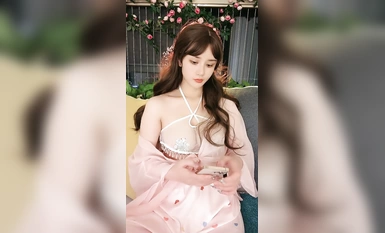 Model 170CM dengan payudara besar! Alat peraga baru untuk melancap! Buka kaki anda untuk menyambutnya, gunakan pengurut serampang dua mata, dan nikmati tujahan pantas.