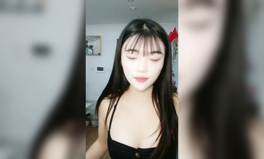 Newcomer! The Pure School Girl Gets Screwed by Yiu Yiu (1)