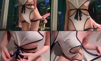 Xiuren's best internet celebrity "Zhou Yuxi" top plot new work vacuum black silk training bathtub oiled big breasts dirty talk call you cum HD (1)