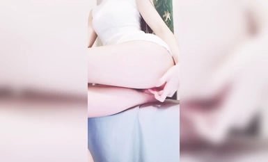 작은 허리와 아름다운 엉덩이를 가진 피트니스 베이비! 가짜 거시기가 보드에 빨려 들어갑니다! 복숭아 엉덩이 쾅쾅, 진동하는 클리토리스, 클로즈업 손가락 후방 진입 스냅!