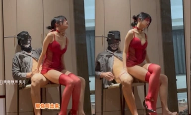 Tuan Guru dan Puan MRTU melatih hamba seks dengan stoking merah khas jalang ketagih seks dari belakang