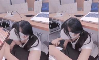 Cape contrast whore 『Hu Jiowan』heavyweight fan customization extreme slut secretary by the fans in the office burst to fuck all kinds of close range pumping internal shooting HD 720P original file.