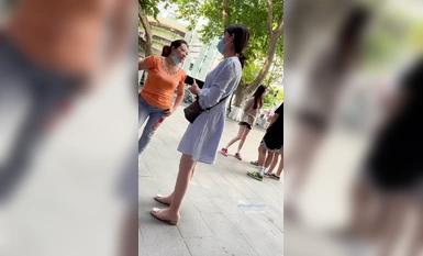 KFC原創 反差學生買奶茶 外表淑女成熟卻穿丁字褲 看著就沖動真想推倒操一炮 超清4K原版