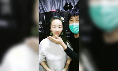 พี่ชายและพี่สาวที่กำลังจัดงานแต่งงานมีเซ็กส์กันหลังเวที พวกเขาโชว์หน้ากันตลอดเวลาและอมให้ไอ้จ้อน คิดถึงมัน