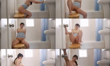 萬人追蹤OnlyFans亞裔極品網紅女神Yuna浴室銷魂自慰自吸式水晶屌瘋狂自插高潮噴水