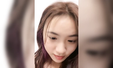 High-color big wave sister! Nude show with her best friend! Twisting her hips, close-up of her hairy pussy, and her best friend's big, fleshy tits!