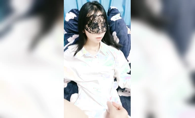 貧乳苗條小姐姐！白皙皮膚！翹起蜜桃臀求操，櫻桃小嘴吃大屌，騎乘位操嫩穴