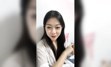 綠播女神下海！收費房大尺度自慰！性感大長腿，張開振動棒猛捅，掰開騷穴給你看洞洞