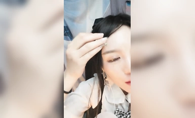 極品白虎美穴！網紅顏值小姐姐！帶上面具跳蛋自慰，超肥干凈美穴，跳蛋塞入拉扯