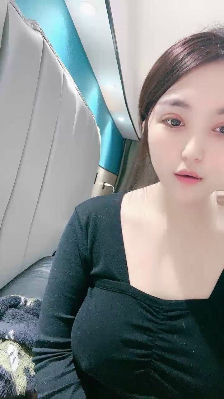 奶大好煩極品韻味人妻全程露臉微胖少婦的誘惑，風騷大屁股撅著屁股看看，揉奶玩逼呻吟浪叫刺激狼友不要錯過