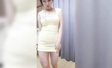 豐乳肥臀極品尤物！顏值美御姐！性感包臀裙性感十足，跳蛋乳夾揉捏大奶，掰開肥穴特寫