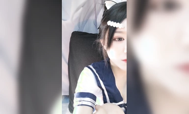 難得一見超肥白虎美穴！學生制服網紅小姐姐！扒開內褲跳蛋塞入，假屌抽插，嬌喘呻吟好聽