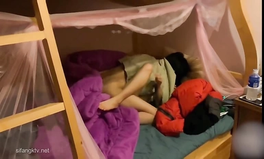 Bộ sưu tập loạn luân anh chị em mạnh nhất mới nhất của tháng 1! Ngoại hình cực hiếm, cô em gái 18 tuổi là một lolita dễ thương với ngoại hình xinh đẹp và đáng yêu.