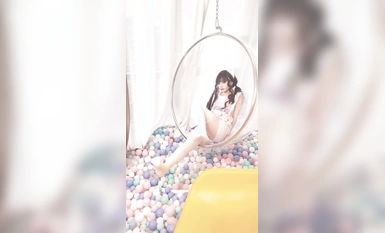 High-end ACG industry goddess explosive machine girl ▌Meow Yoshi ▌Rare T3 members "Yoshi's Thanks Gift 2" limited edition "White Flower Marriage" neighbor girl carcass beautiful to burst! (2)