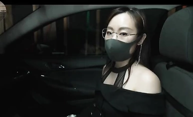 全网首发--推特红人--老板送乔儿回家，在停车场乔儿按耐不住寂寞只好勾引老板