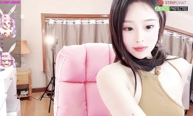 S-Site Ultra Phenomenal Host @jennyjoice Senior Fan Group + Scale Welfare Show Collection 3 (8)