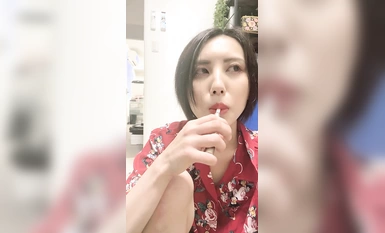 兩個女同性戀舌吻吃奶舔逼AV棒摩擦 - 更多精彩視頻內容，盡在 a2048.cc