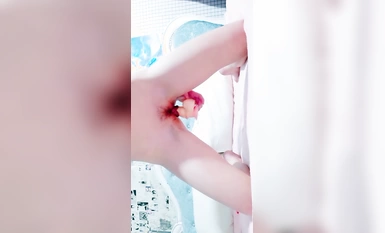 Laurie's boobs @Squirting Laurie (Eat You Up) Scale Welfare Show Round 2 (1)